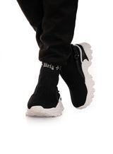 Clean Sneakers, Black N White