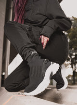 Clean Sneakers, Black N White