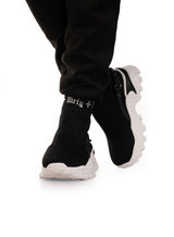 Clean Sneakers, Black N White